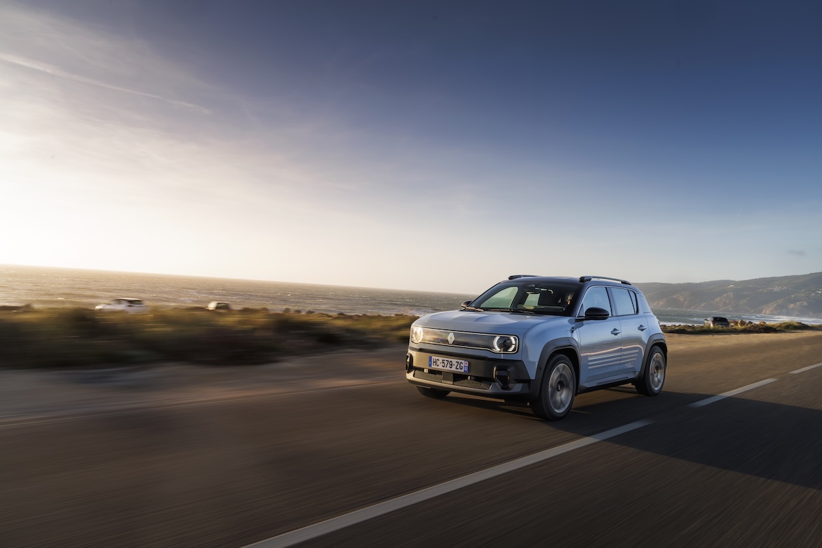 Renault 4 E-Tech Electric: il ritorno di un mito in chiave 100% elettrica e moderna Renault 4 E-Tech Electric: il ritorno di un mito in chiave 100% elettrica e moderna