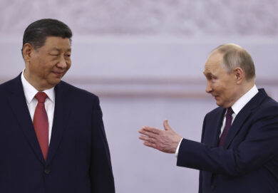 Xi Jinping vola da Putin, Cina e Russia sempre più unite: “Sfidiamo il bullismo degli Stati Uniti”