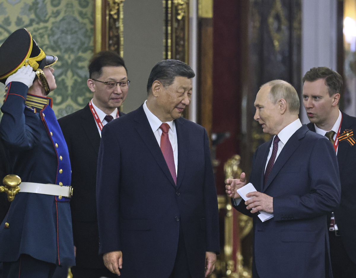 Xi Jinping vola da Putin, Cina e Russia sempre più unite: “Sfidiamo il bullismo degli Stati Uniti”