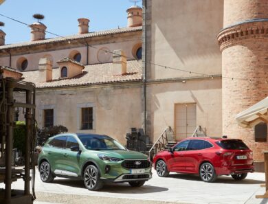 Ford richiama la Kuga PHEV: problemi alla batteria e rimborso su richiesta