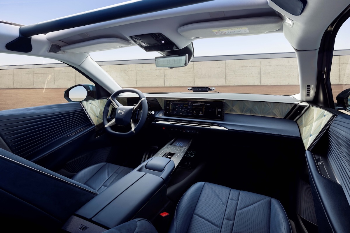 DS N°8 Presidenziale: l’elettrica d’eccellenza creata da DS Automobiles per la Repubblica Francese