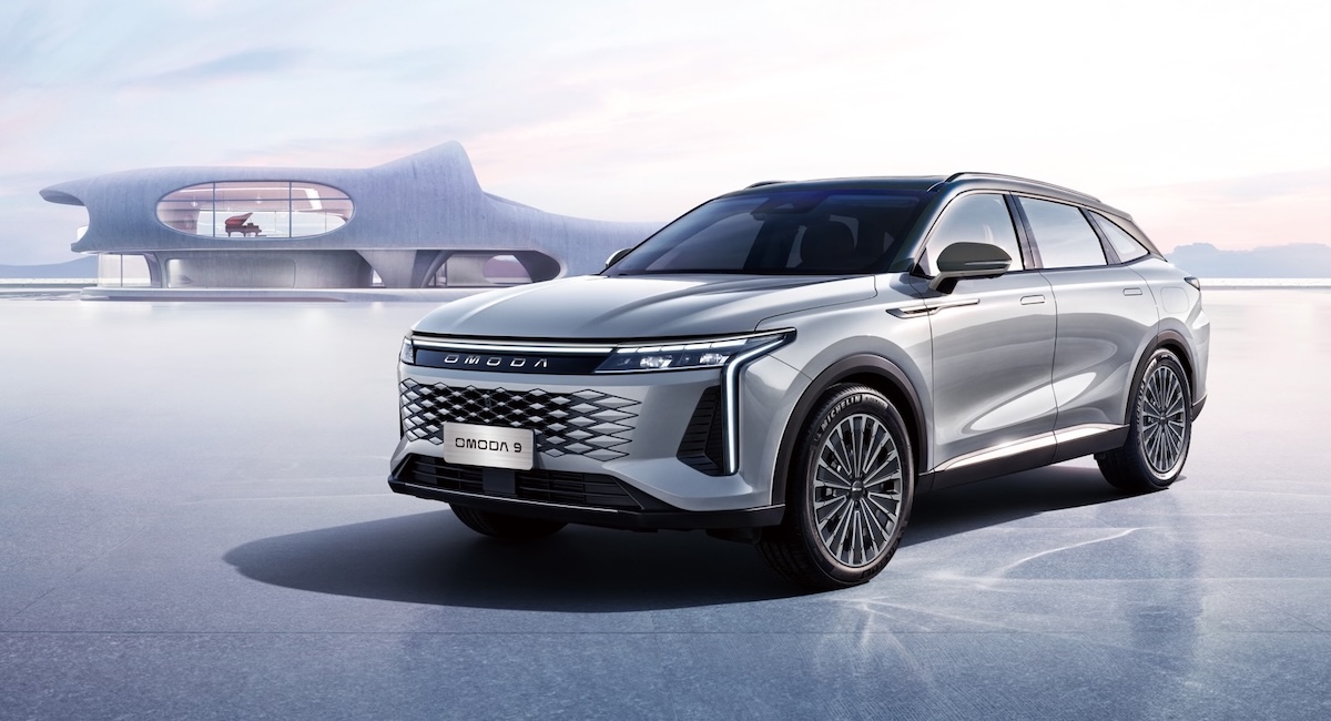 OMODA 9 Super Hybrid debutta in Italia: lusso, potenza e zero compromessi