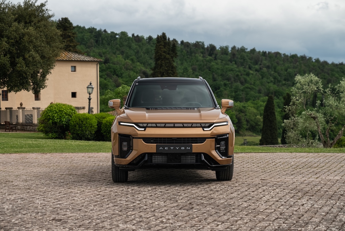 KGM Actyon debutta in Italia: il nuovo SUV coupé tra stile, tecnologia e praticità