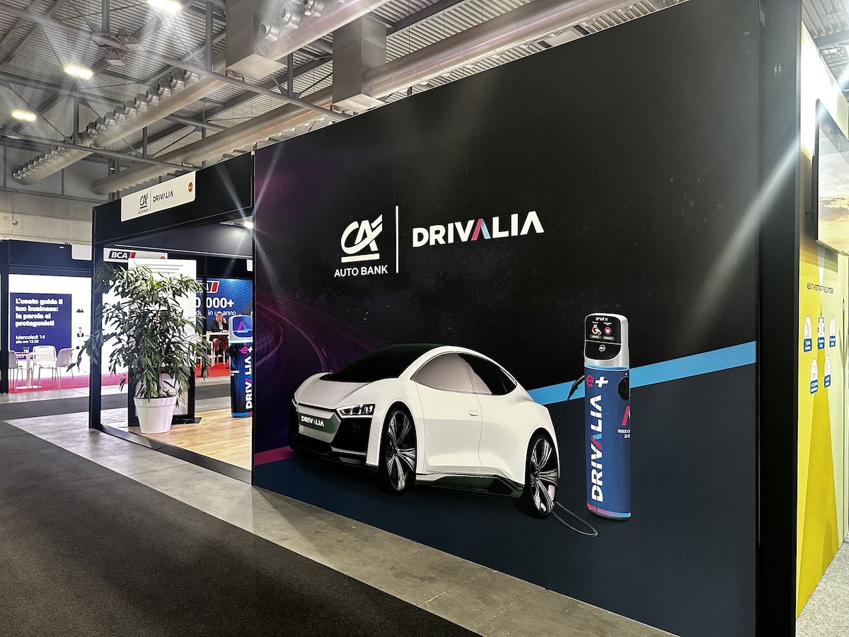 CA Auto Bank e Drivalia protagoniste all’Automotive Dealer Day 2025 tra AI, mobilità green e nuovi brand CA Auto Bank e Drivalia protagoniste all’Automotive Dealer Day 2025 tra AI, mobilità green e nuovi brand