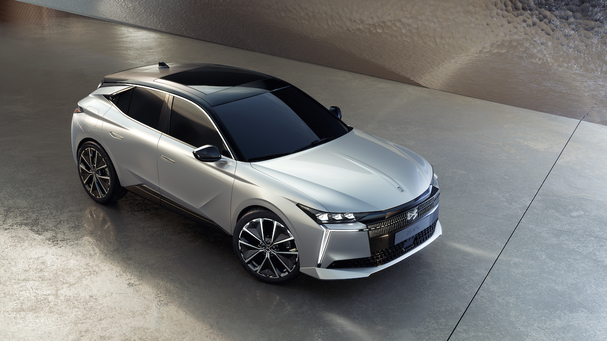 DS N°4, l’avanguardia elettrificata del lusso francese: eleganza, tecnologia e prestazioni per la nuova berlina compatta premium