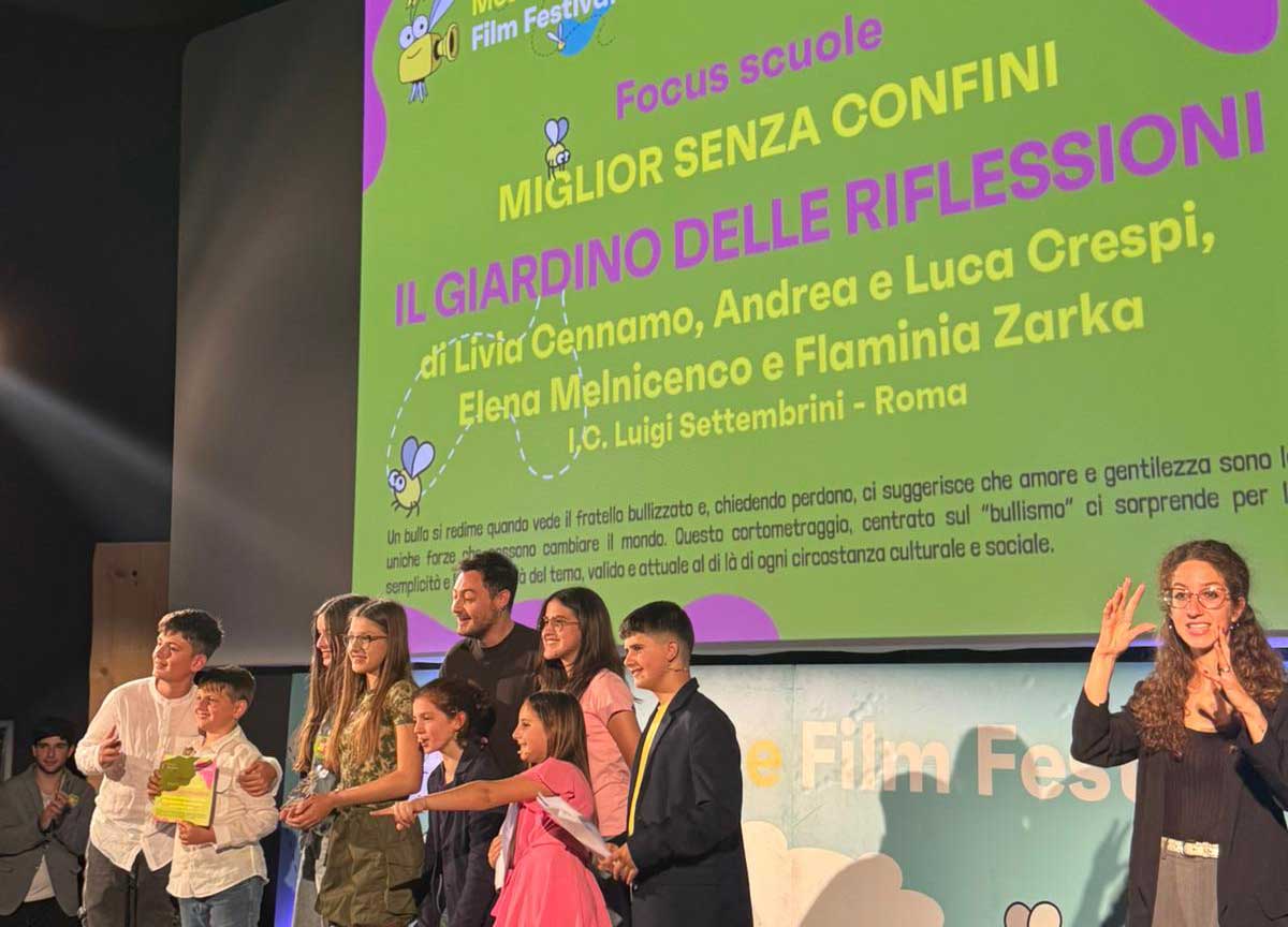 Il bullismo raccontato dai più giovani: premiato “Il giardino della riflessione” dell’Istituto Luigi Settembrini Il bullismo raccontato dai più giovani: premiato “Il giardino della riflessione” dell’Istituto Luigi Settembrini
