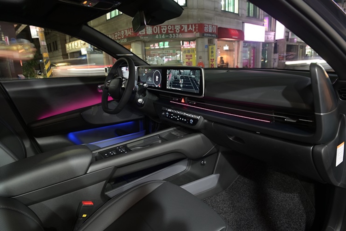 Hyundai IONIQ 6: l’illuminazione emozionale che trasforma l’abitacolo in uno spazio di benessere su quattro ruote