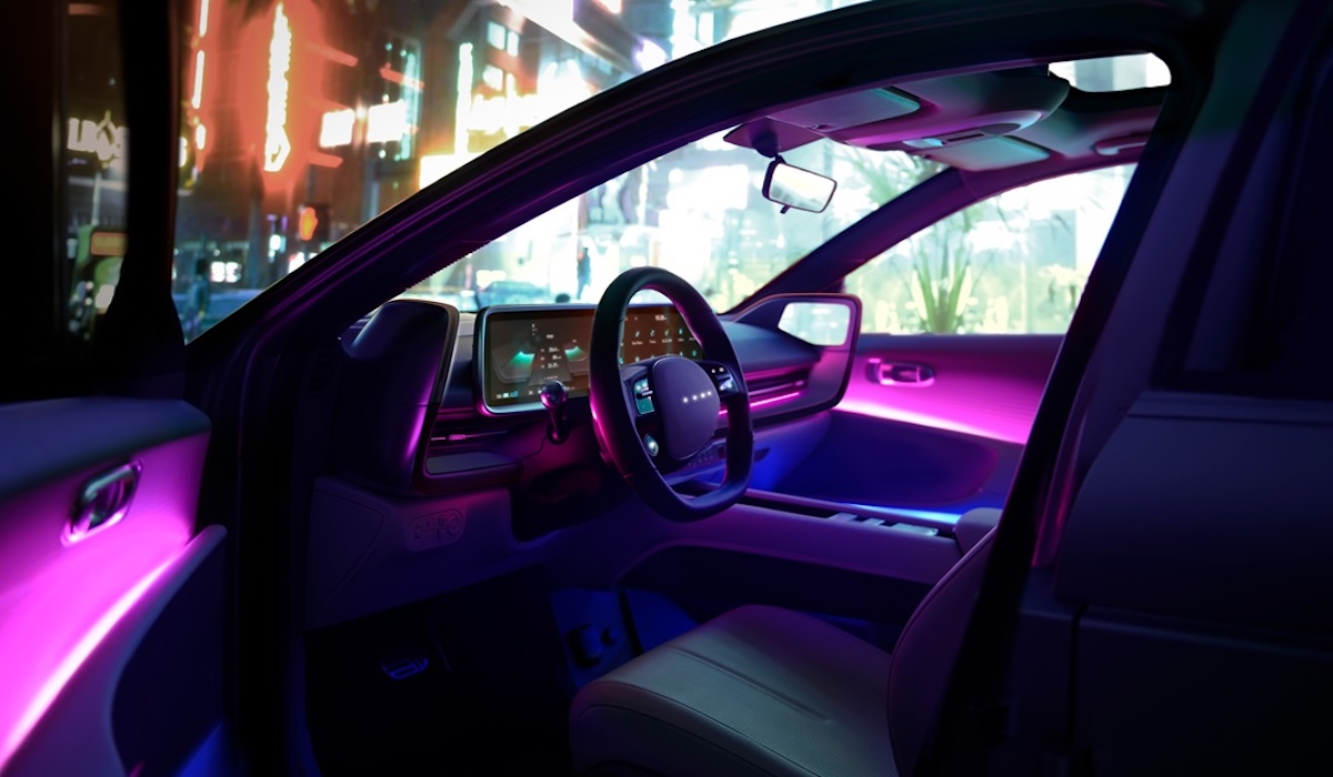 Hyundai IONIQ 6: l’illuminazione emozionale che trasforma l’abitacolo in uno spazio di benessere su quattro ruote