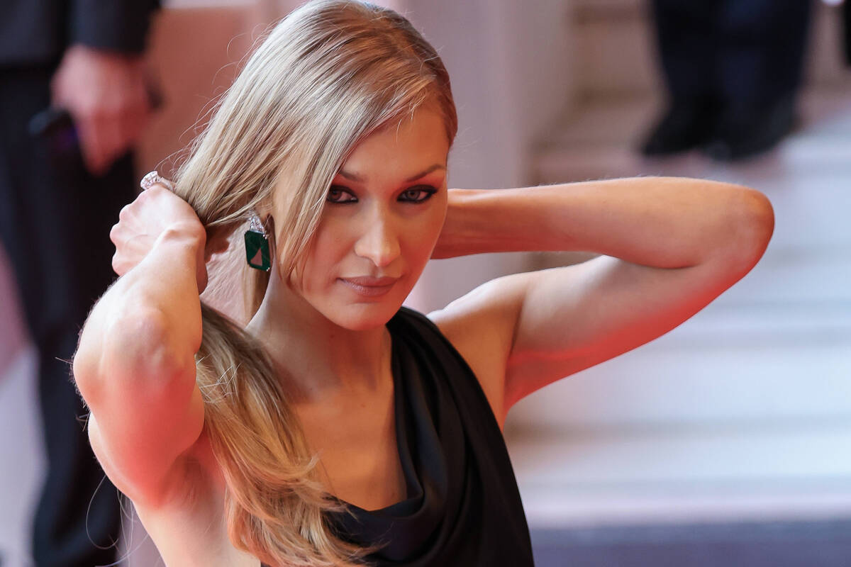 La crociata di Bella Hadid: “Le donne col ciclo non devono lavorare, 14 giorni al mese di stop”. Sei d’accordo? Vota il sondaggio La crociata di Bella Hadid: “Le donne col ciclo non devono lavorare, 14 giorni al mese di stop”. Sei d’accordo? Vota il sondaggio