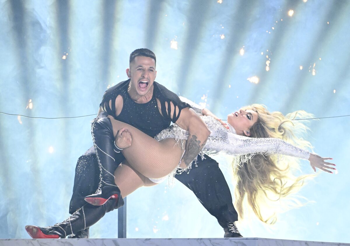 Ascolti tv, Eurovision 2025 le canta a Maria Corleone. Canale 5 braccata da Le Iene e DiMartedì-Floris. Rai1 disastro – I trend Auditel Ascolti tv, Eurovision 2025 le canta a Maria Corleone. Canale 5 braccata da Le Iene e DiMartedì-Floris. Rai1 disastro – I trend Auditel