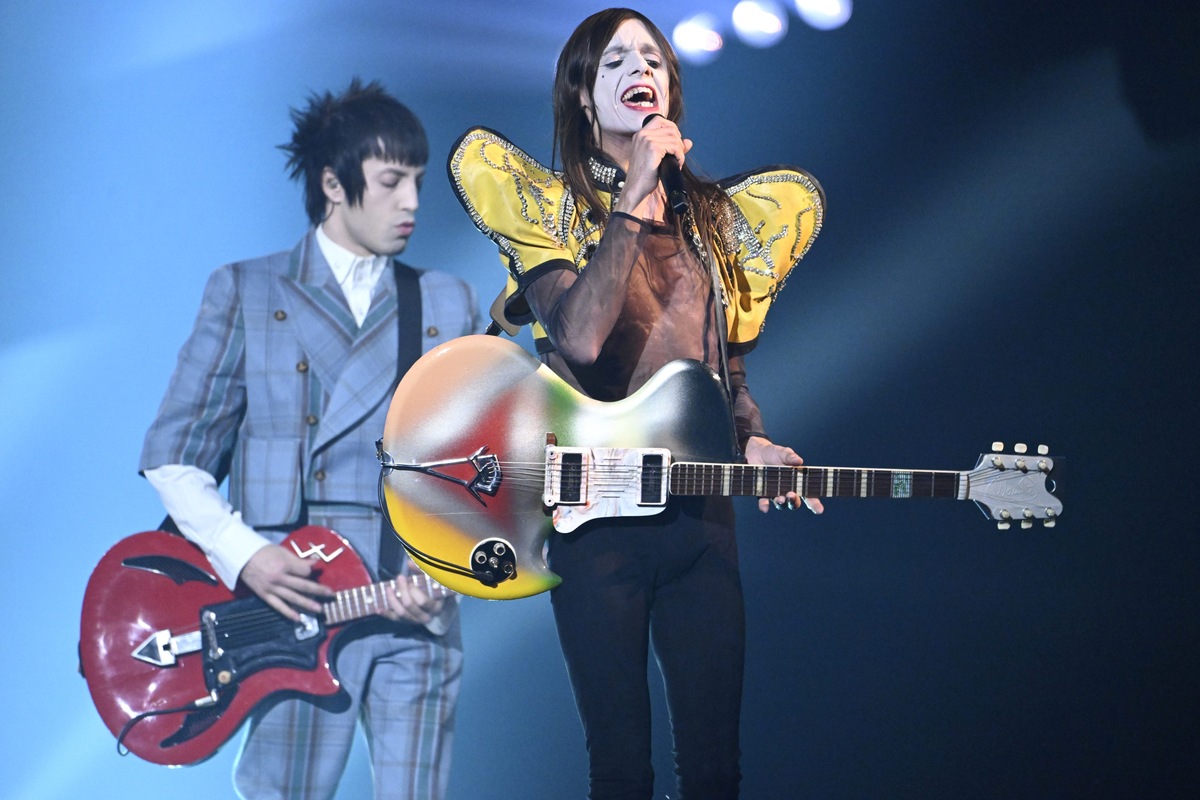 Ascolti tv, Eurovision 2025 le canta a Maria Corleone. Canale 5 braccata da Le Iene e DiMartedì-Floris. Rai1 disastro – I trend Auditel Ascolti tv, Eurovision 2025 le canta a Maria Corleone. Canale 5 braccata da Le Iene e DiMartedì-Floris. Rai1 disastro – I trend Auditel