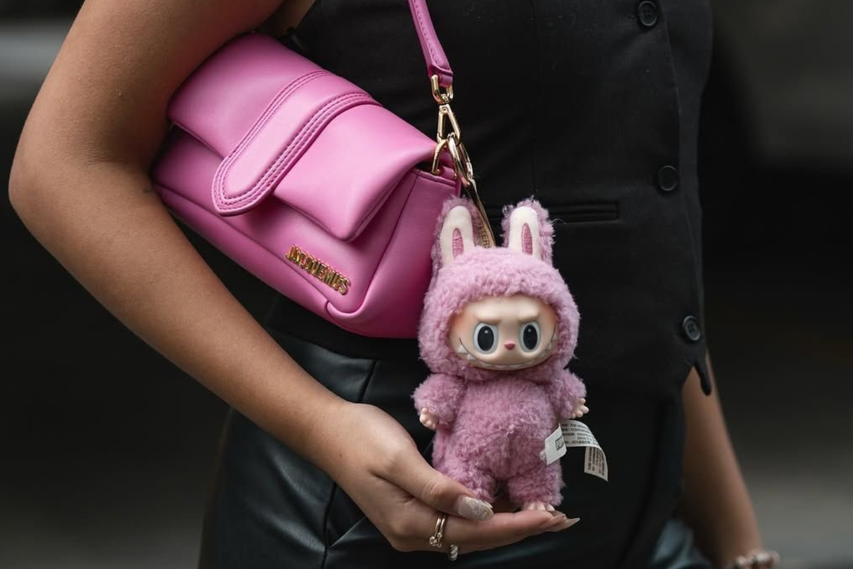 Labubu, tutti pazzi per i giocattoli cinesi. I pupazzetti del web volano in Borsa e superano Barbie e Hello Kitty Labubu, tutti pazzi per i giocattoli cinesi. I pupazzetti del web volano in Borsa e superano Barbie e Hello Kitty