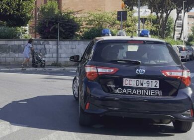 Giallo a Fregene: donna di 60 anni morta in casa con una ferita alla testa: caduta o omicidio