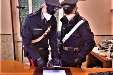 “Ho ucciso mia moglie a coltellate”: citofona ai Carabinieri di Civitavecchia e confessa il femminicidio