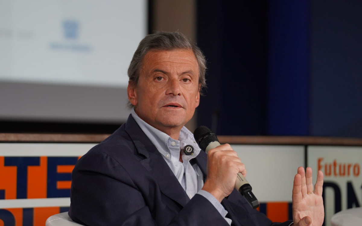 Carlo Calenda a Direzione Nord: “La prima emergenza è economica, si sta facendo poco” Carlo Calenda a Direzione Nord: “La prima emergenza è economica, si sta facendo poco”