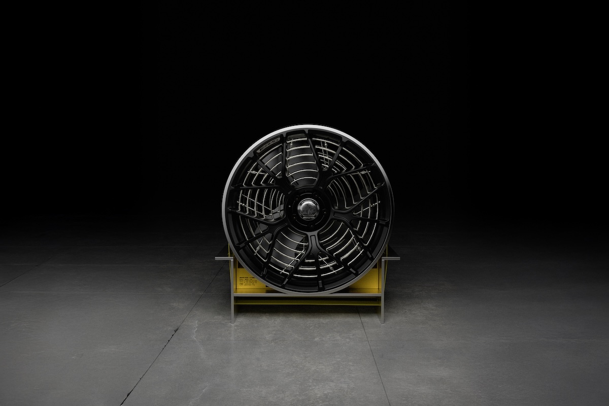 Mercedes-AMG e MSCHF: design radicale al NYCxDesign Festival Mercedes-AMG e MSCHF: design radicale al NYCxDesign Festival