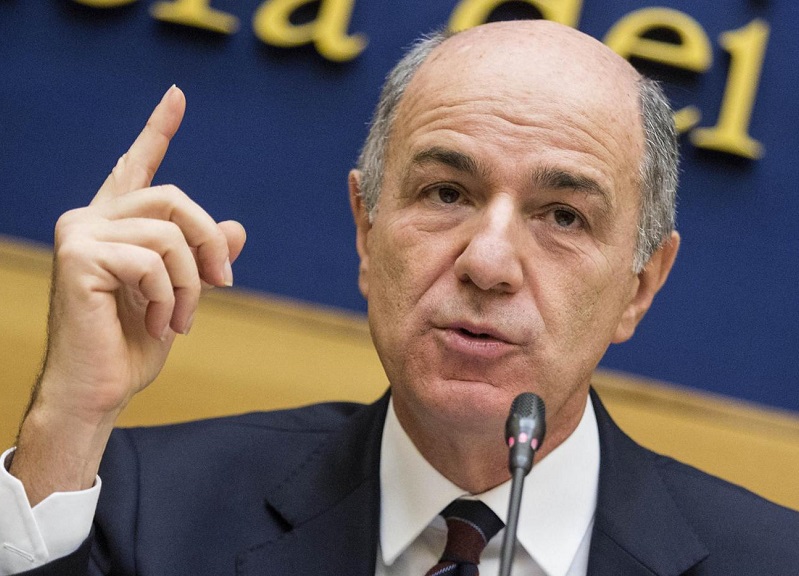 Da manager a ministro, da Poste a Intesa Sanpaolo: chi è Corrado Passera, il fondatore di illimity oggi alla prova di Banca Ifis