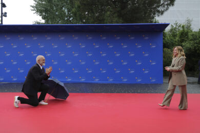 Meloni: “Avanti con la riunificazione dell’Unione europea. E l’Albania ne fa parte come l’Italia”