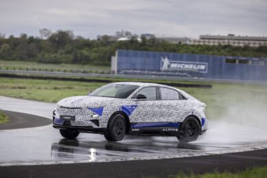 Alpine celebra i suoi 70 anni con un grande raduno a Dieppe