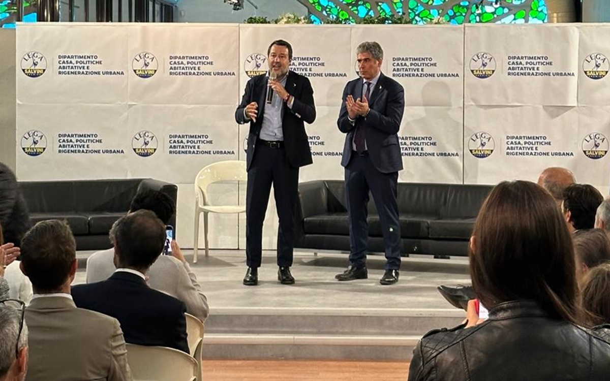 Milano, FI apre al centro. Ma Salvini: “Chiacchiere, se ne parla più avanti” Milano, FI apre al centro. Ma Salvini: “Chiacchiere, se ne parla più avanti”