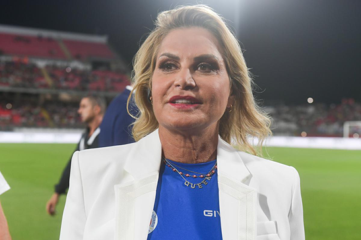 Simona Ventura alla conduzione della Domenica sportiva? Il fronte del no in Rai (Retroscena) Simona Ventura alla conduzione della Domenica sportiva? Il fronte del no in Rai (Retroscena)