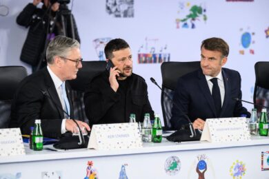 Il format ‘ristretto dei volonterosi? Mina l’unità dell’Occidente e indebolisce l’Ue. Macron? Smentito dai fatti