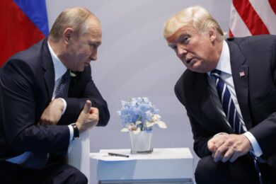 Trump, summit telefonico con Putin-Zelensky. Cremlino: “Vertice con Ucraina solo dopo lo scambio dei prigionieri. Presenteremo una lista per…”