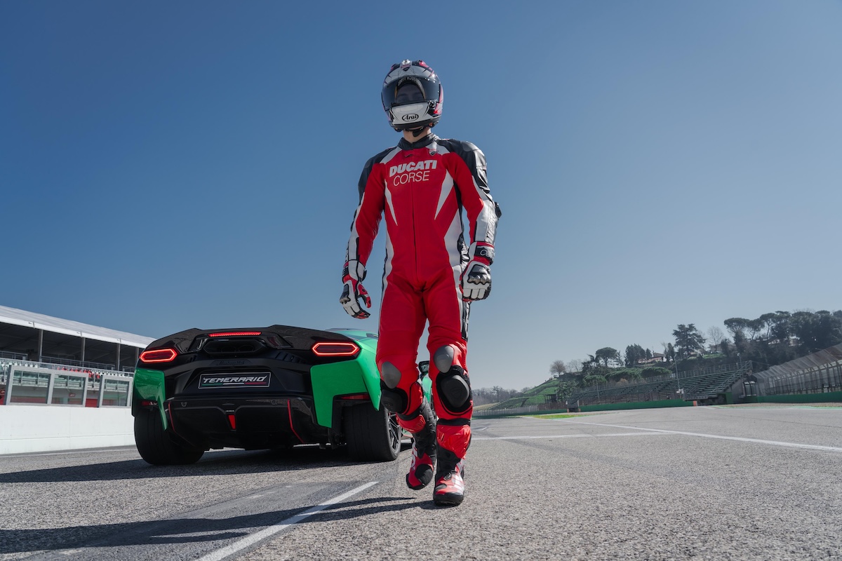 Lamborghini Temerario vs Ducati Panigale V4: sfida tutta italiana all’Autodromo di Imola