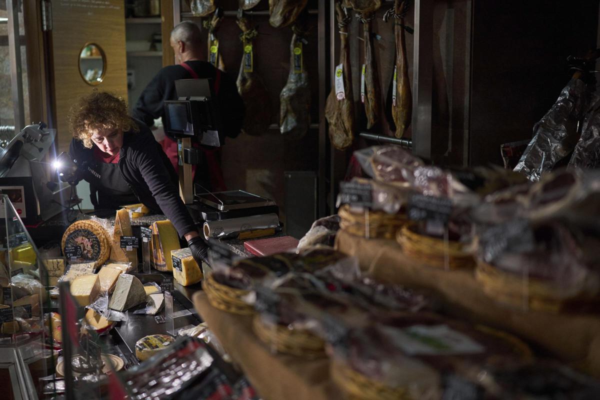 Spagna, altro maxi blackout: colpiti i telefoni e la rete internet