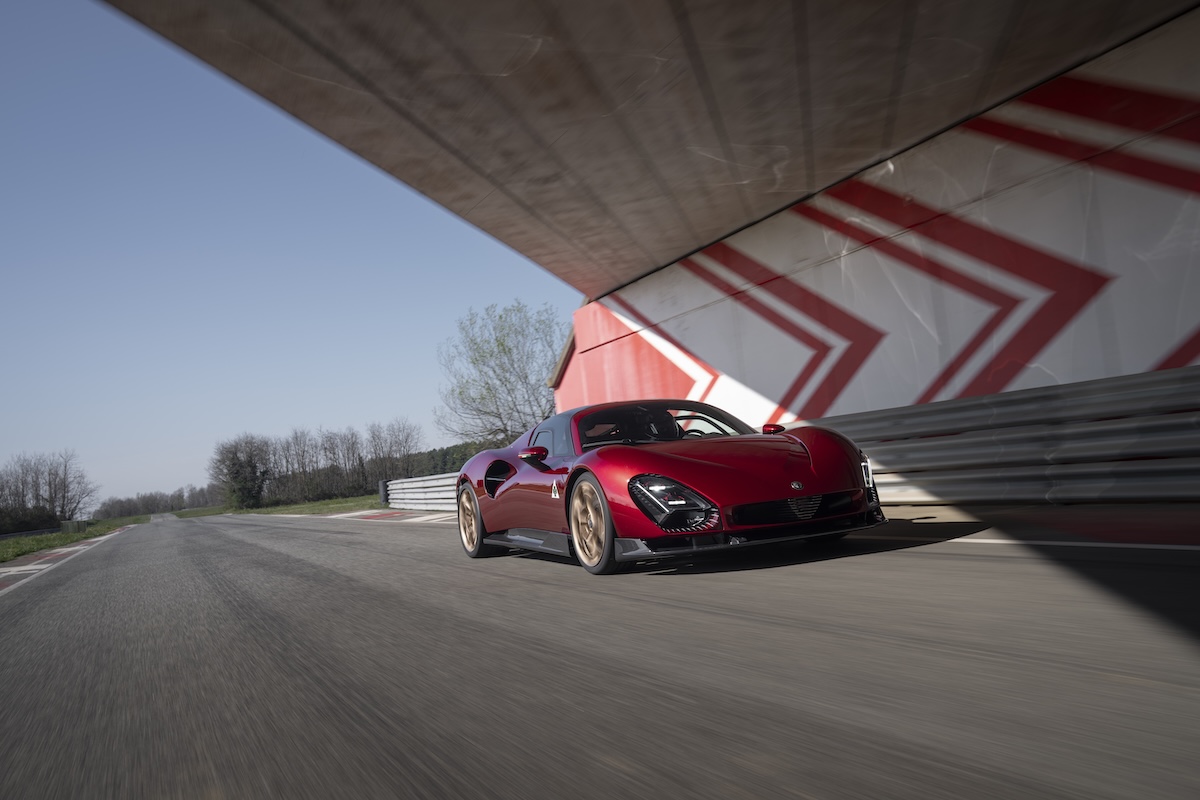 Alfa Romeo 33 Stradale: l’eredità dell’icona rinasce tra pista, design e passione Alfa Romeo 33 Stradale: l’eredità dell’icona rinasce tra pista, design e passione