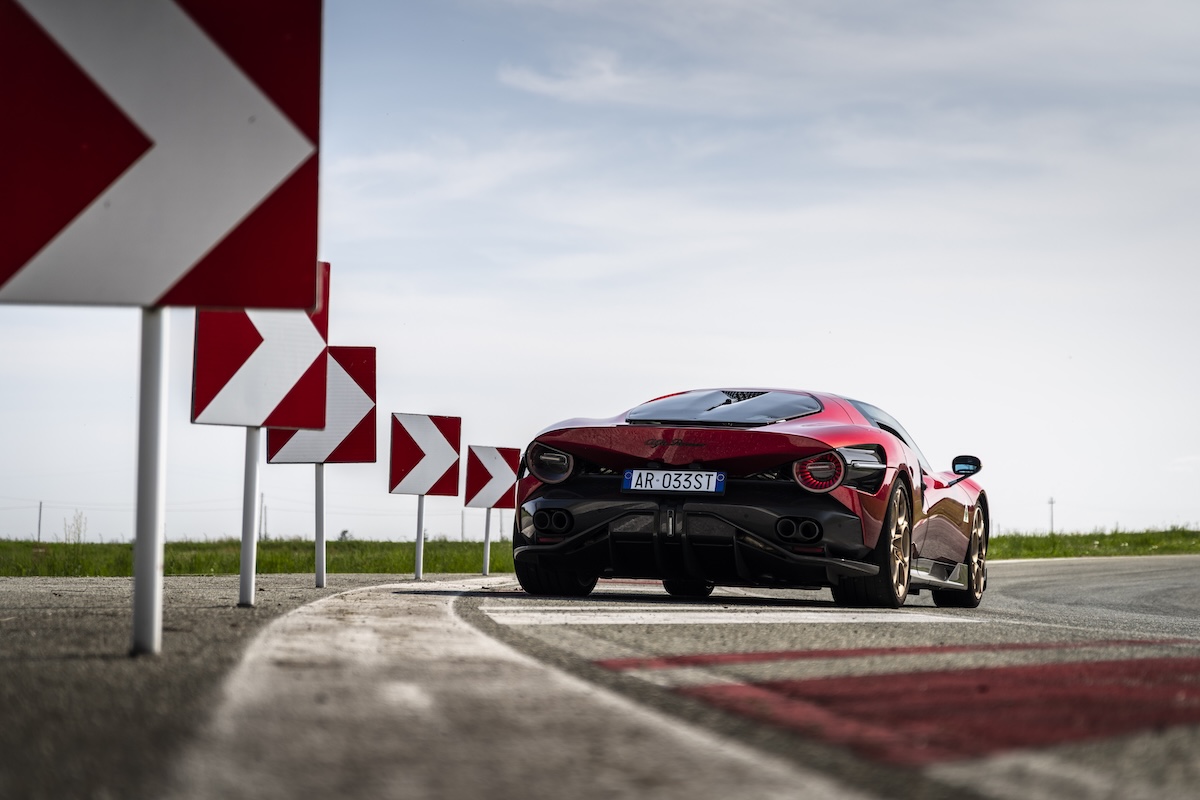 Alfa Romeo 33 Stradale: l’eredità dell’icona rinasce tra pista, design e passione Alfa Romeo 33 Stradale: l’eredità dell’icona rinasce tra pista, design e passione