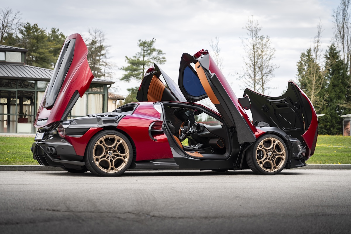 Alfa Romeo 33 Stradale: l’eredità dell’icona rinasce tra pista, design e passione Alfa Romeo 33 Stradale: l’eredità dell’icona rinasce tra pista, design e passione