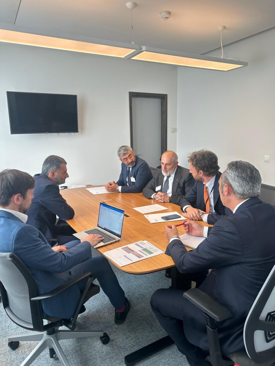Bruxelles, Decaro incontra AD Ferrovie dello Stato: ‘Accelerare sulla Bari-Napoli’