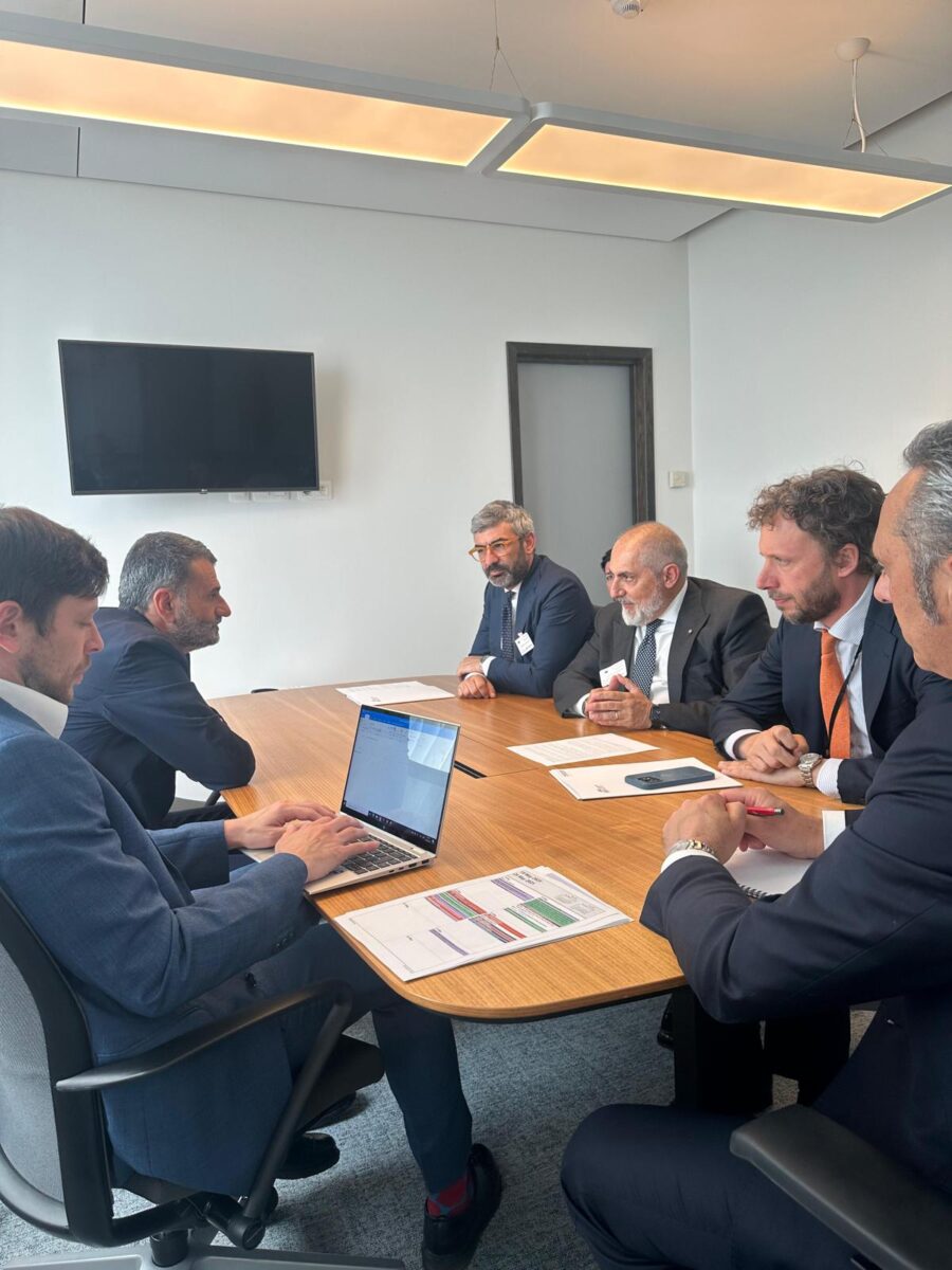 Bruxelles, Decaro incontra AD Ferrovie dello Stato: ‘Accelerare sulla Bari-Napoli’