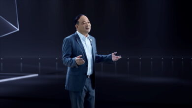 Chi è Robin Zeng, alleato di Stellantis e rivale di Elon Musk: il ritratto del fondatore del colosso delle batterie elettriche CATL 