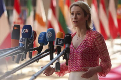 Ucraina, l’Ue approva il 17esimo pacchetto di sanzioni contro la Russia. Mosca: “Pronti a colloqui, ora tocca a Kiev”