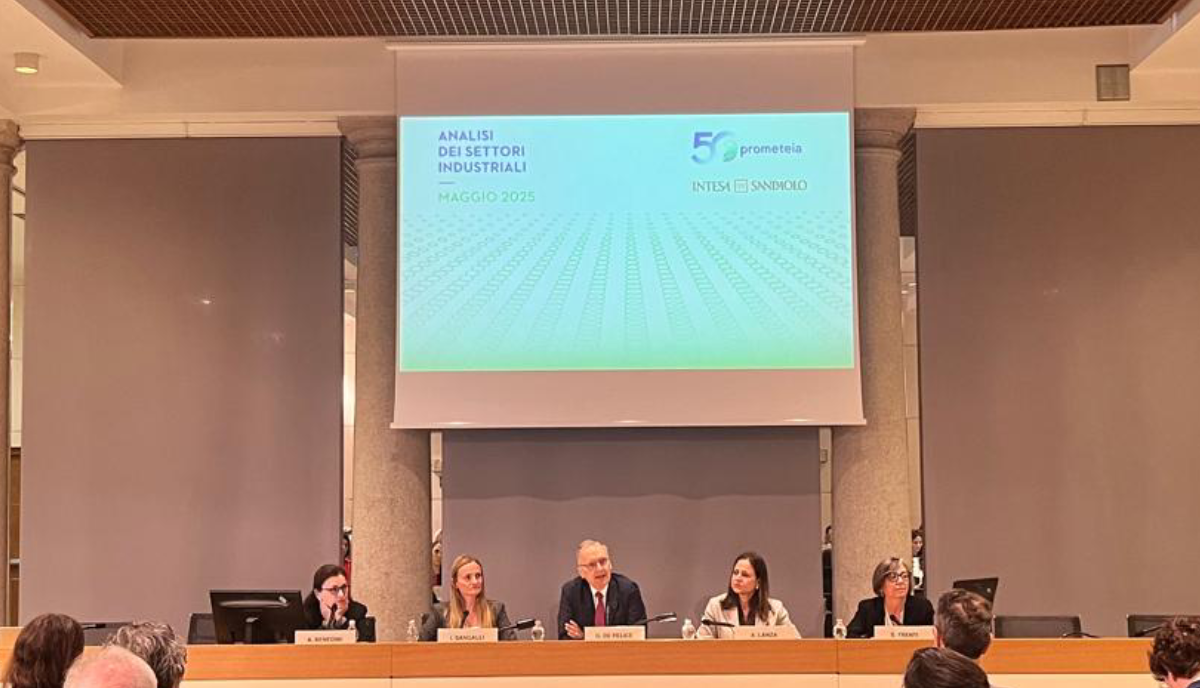 Intesa Sanpaolo, presentato il 107° Rapporto Analisi dei Settori Industriali in collaborazione con Prometeia Intesa Sanpaolo, presentato il 107° Rapporto Analisi dei Settori Industriali in collaborazione con Prometeia