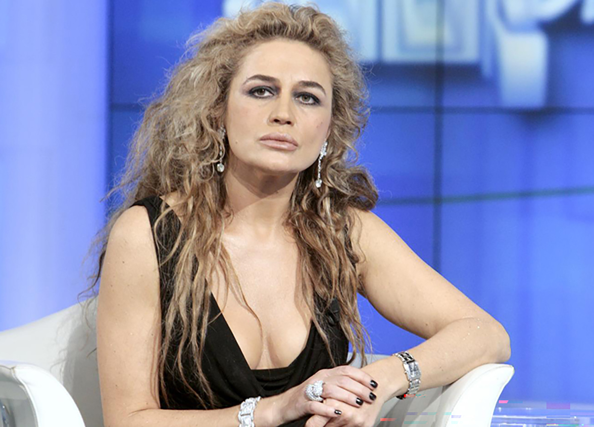 Lory Del Santo difende Donald Trump: “Mi corteggiò, mi intrigava. Basta demonizzarlo” Lory Del Santo difende Donald Trump: “Mi corteggiò, mi intrigava. Basta demonizzarlo”