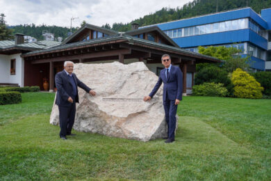 Agordo, la via di Luxottica avrà il nome di Leonardo Del Vecchio al civico numero 1