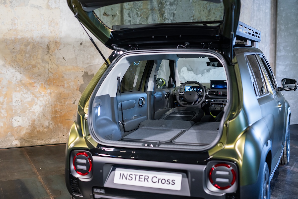 Hyundai INSTER Cross: il SUV elettrico compatto che ama l’avventura Hyundai INSTER Cross: il SUV elettrico compatto che ama l’avventura