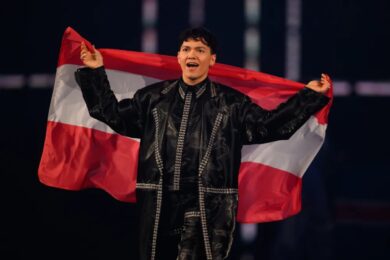Eurovision 2025, il vincitore JJ contro Israele: “Non dovrebbe esserci l’anno prossimo”. Poi ritratta: “Mi hanno frainteso”