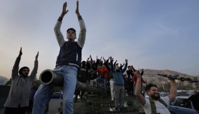 Svolta storica: gli Usa allentano le sanzioni contro la Siria. “Opportunità per un nuovo inizio”