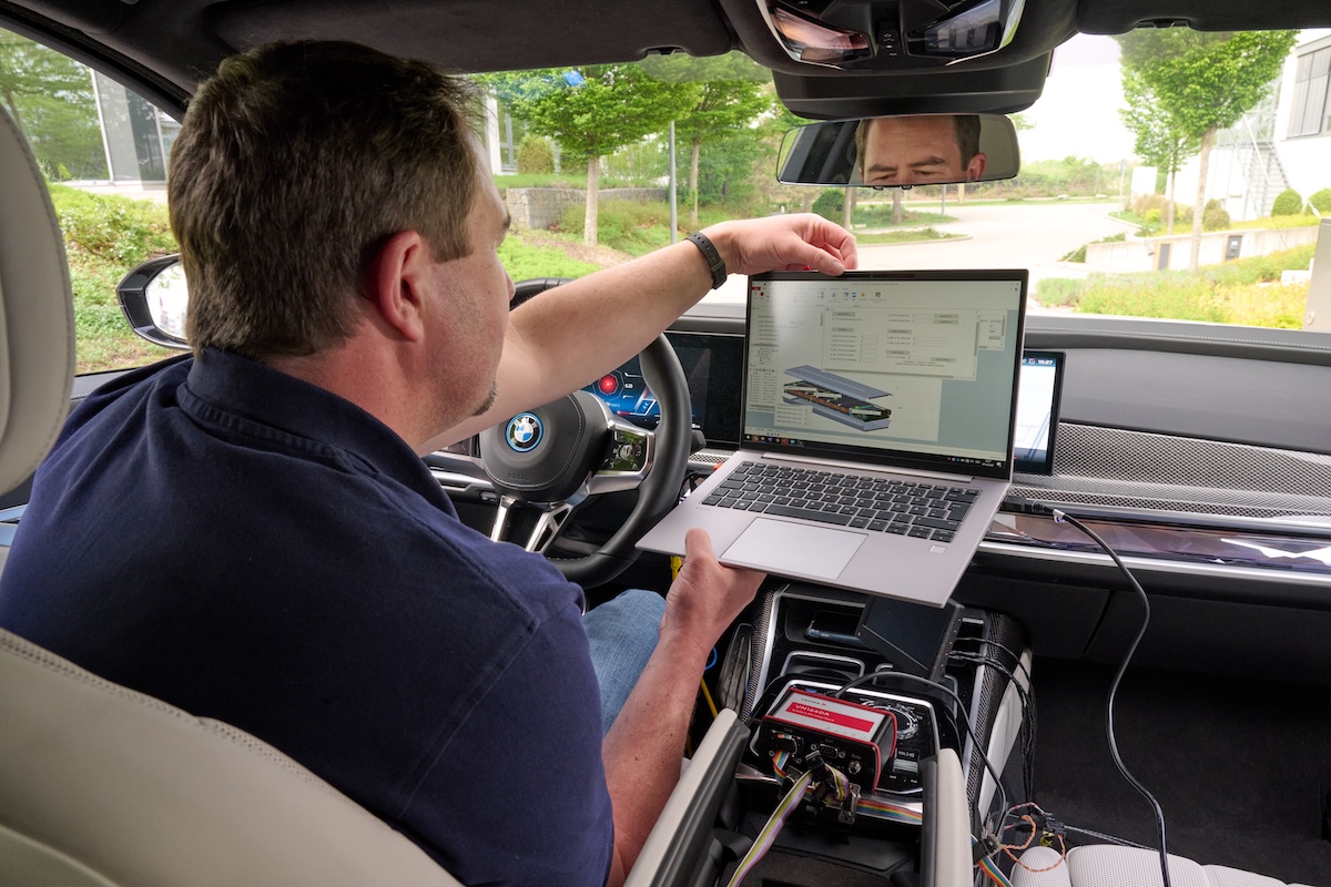 BMW porta su strada le batterie ASSB con la i7 elettrica