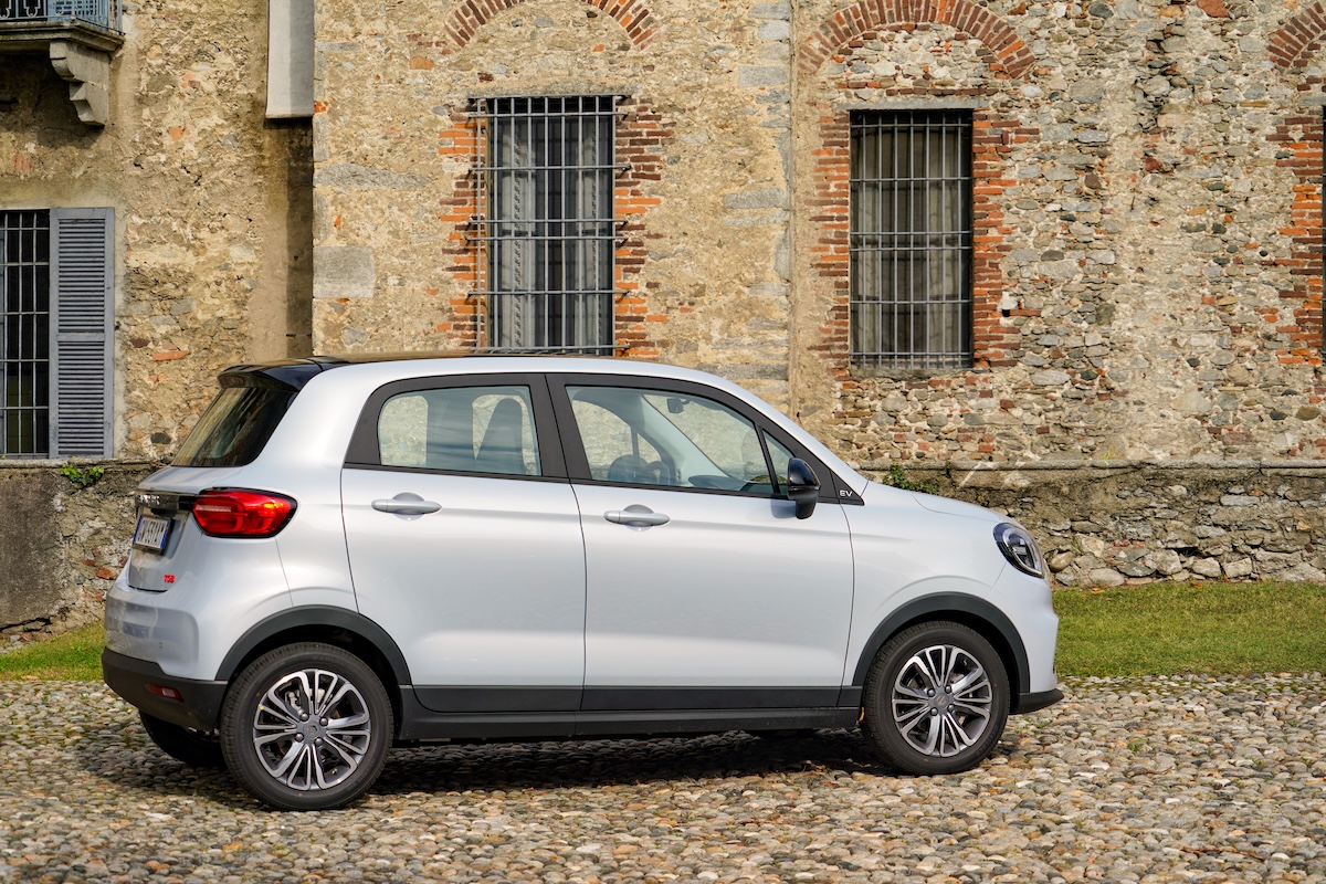 Leapmotor T03: la city car elettrica ideale per la città, con autonomia di 265 km e tecnologia smart Leapmotor T03: la city car elettrica ideale per la città, con autonomia di 265 km e tecnologia smart