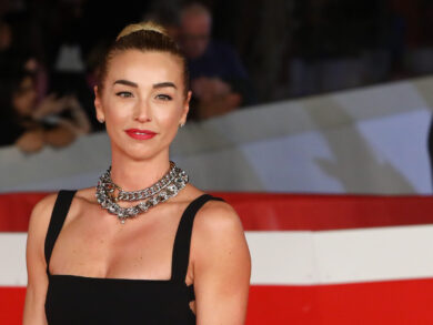 Silvia Salis, dal passato da atleta al marito regista: chi è la candidata di sinistra verso la vittoria a Genova