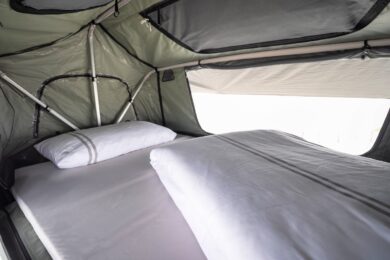 Opel Frontera con tenda da tetto: il SUV che porta l’avventura ovunque