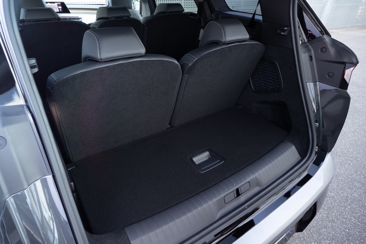 Peugeot E-3008 e E-5008 Dual Motor: 325 CV e trazione integrale per un piacere elettrico senza compromessi