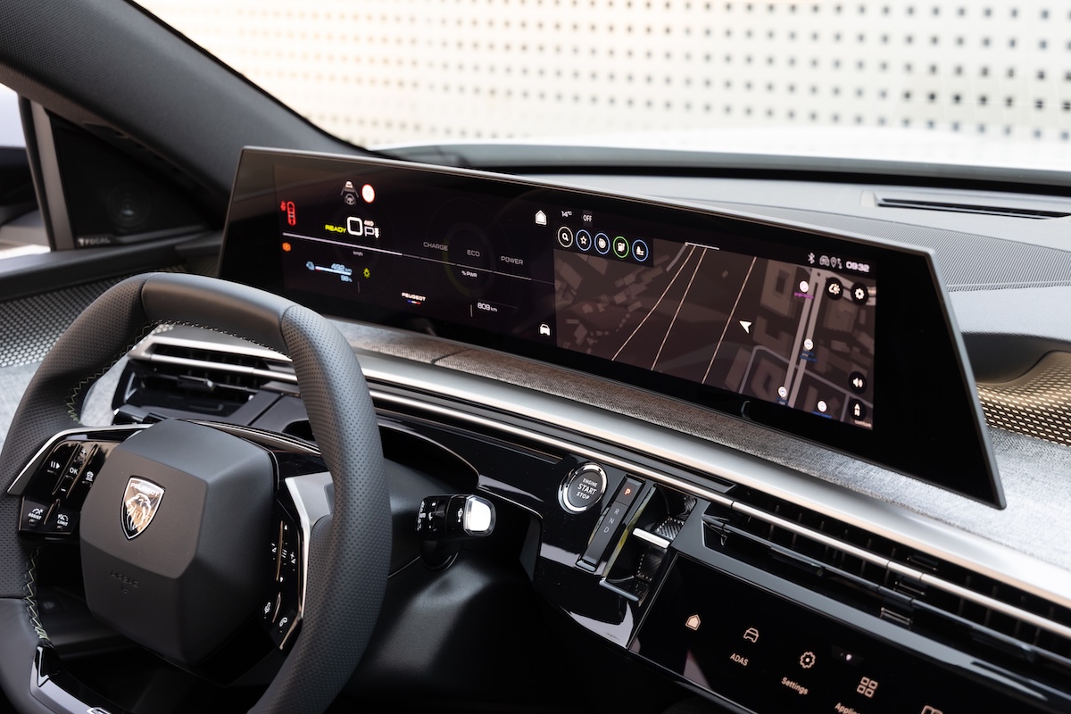 Peugeot E-3008 e E-5008 Dual Motor: 325 CV e trazione integrale per un piacere elettrico senza compromessi