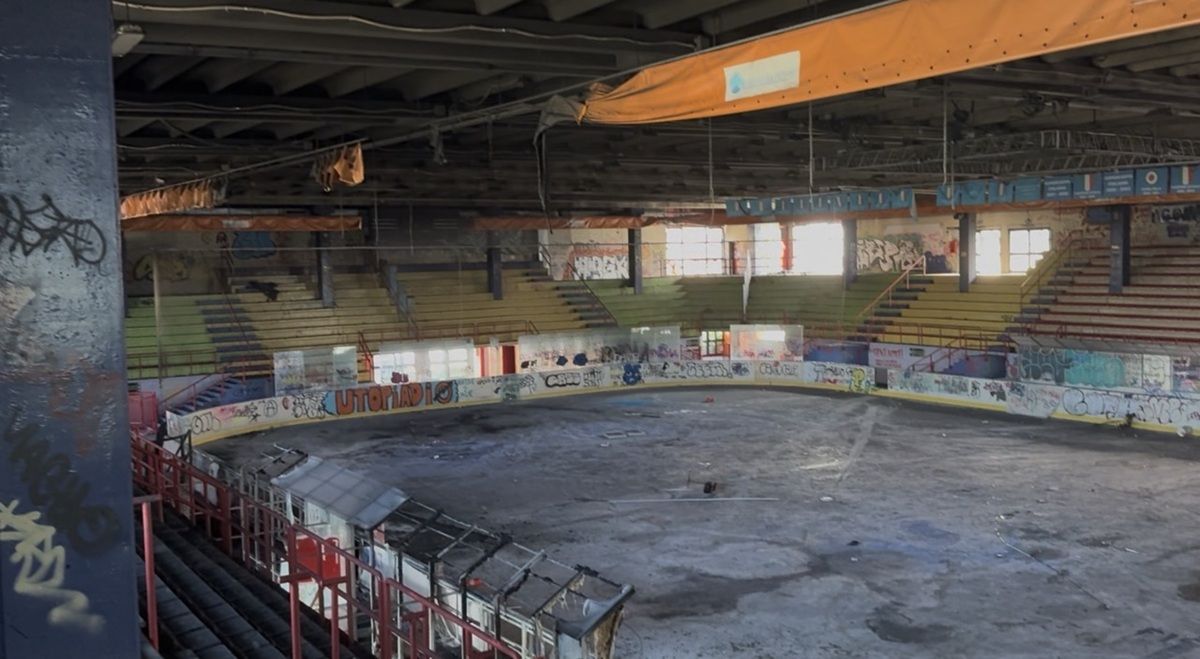 “Milano, palazzo del ghiaccio Agorà in condizioni raccapriccianti” “Milano, palazzo del ghiaccio Agorà in condizioni raccapriccianti”
