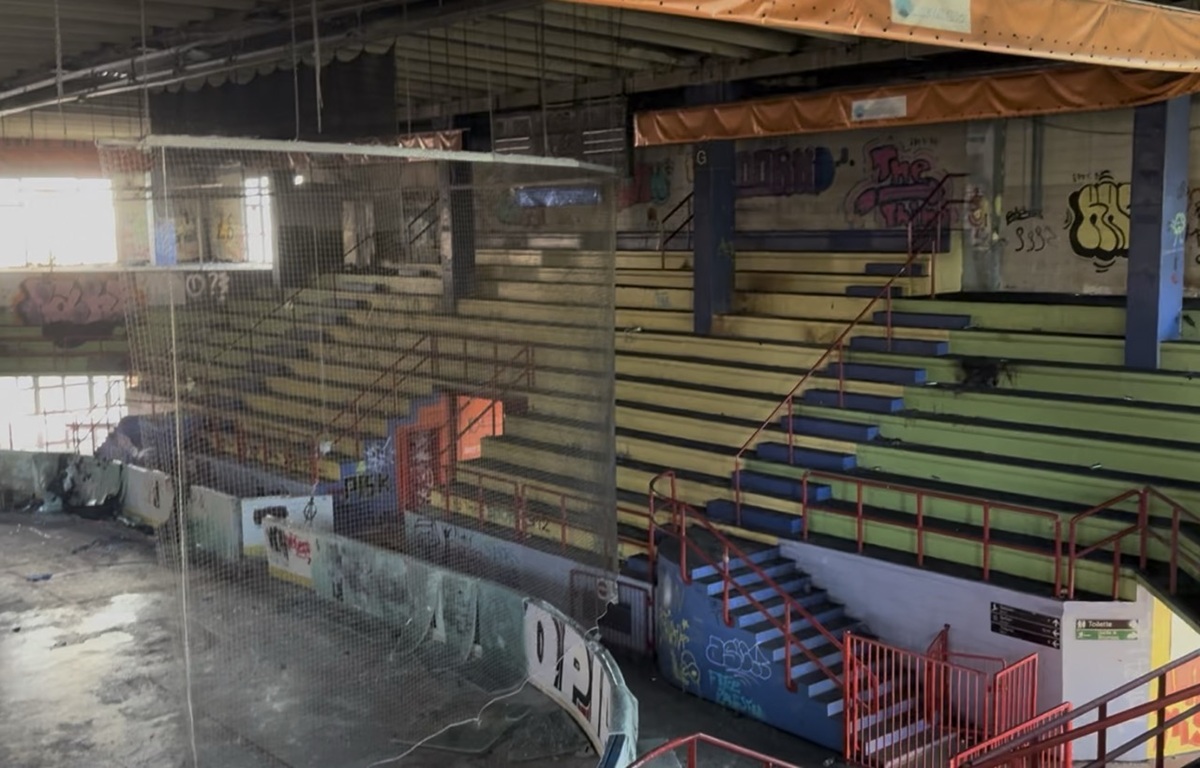 “Milano, palazzo del ghiaccio Agorà in condizioni raccapriccianti” “Milano, palazzo del ghiaccio Agorà in condizioni raccapriccianti”